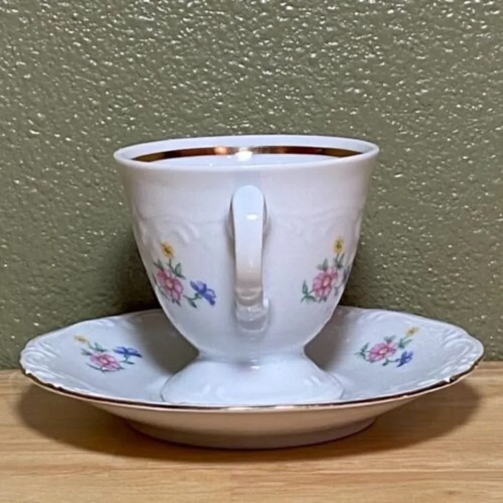 Wawel China • Floral Tea Cup & Saucer Set • Gold Trim • Made In Poland • Rare •‎